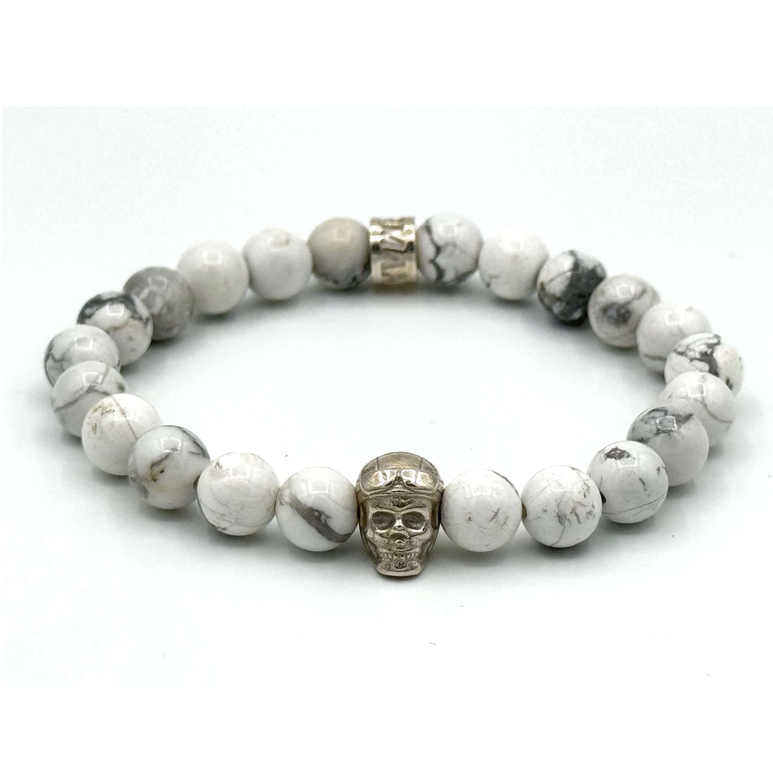 Bracelet V8 Howlite avec Racing Skull en argent et rondelle POLEMAN en argent