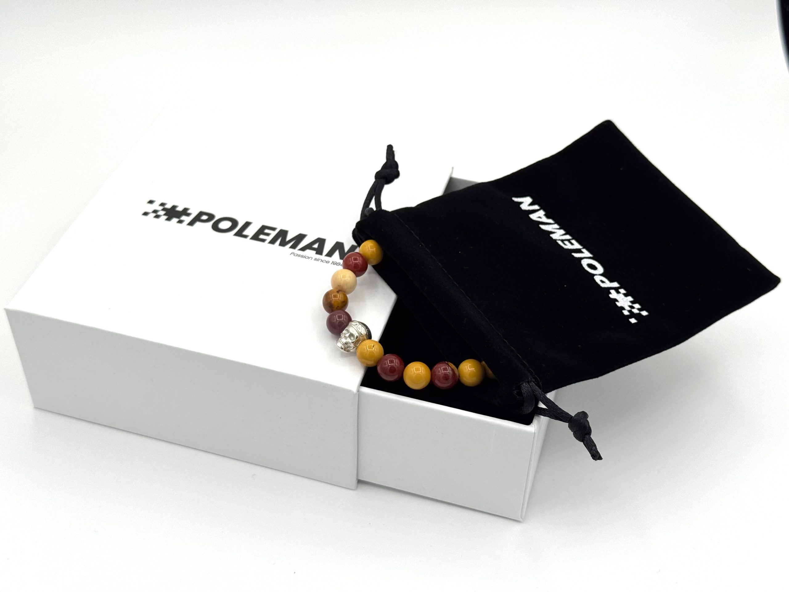 Ecrin et bracelet V8 Mokaite